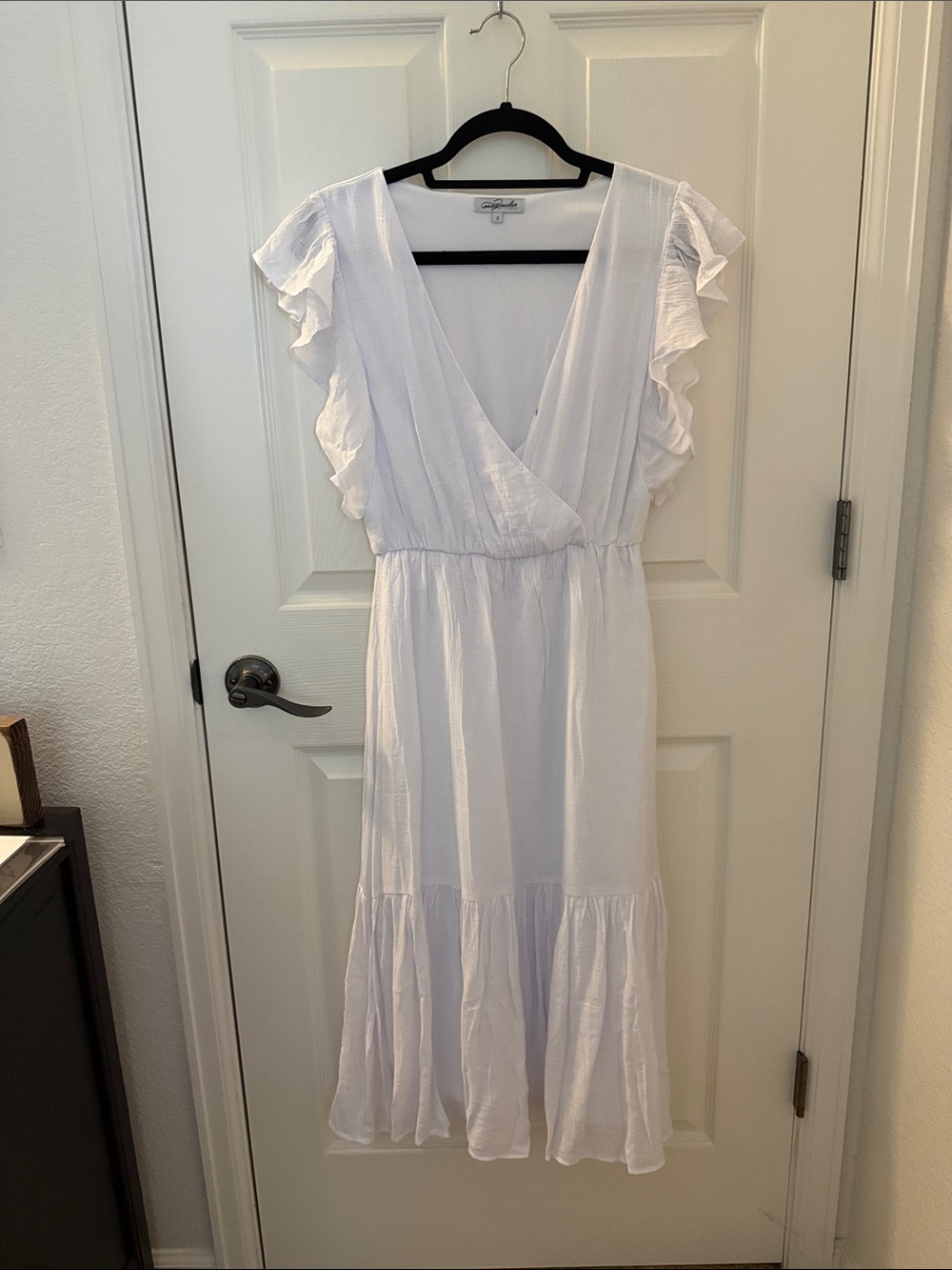 Lightweight White Ruffle Sleeve Maxi Dress with V-Neck